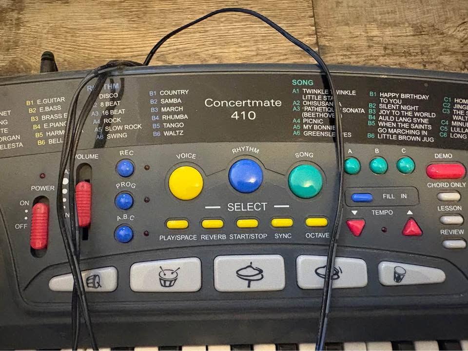 Small electric keyboard $25 Pickup Cloverdale - photo 2