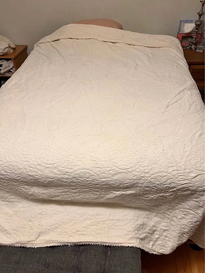 Bates Mill Matelassé Bedspread Full Ivory Fringe thumbnail