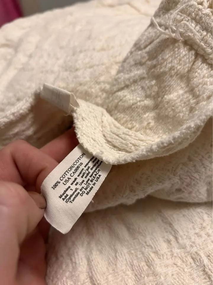 Bates Mill Matelassé Bedspread Full Ivory Fringe image indicator(2)