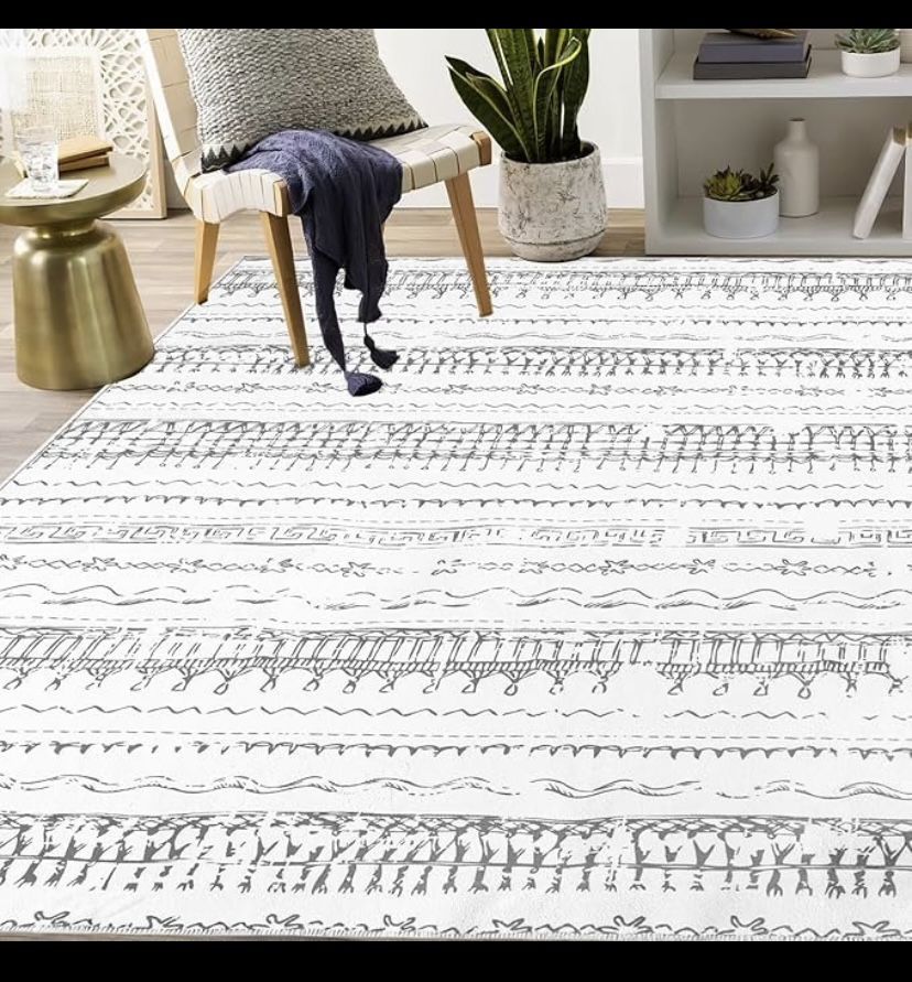 Washable 5’x7’ White and Grey Rug