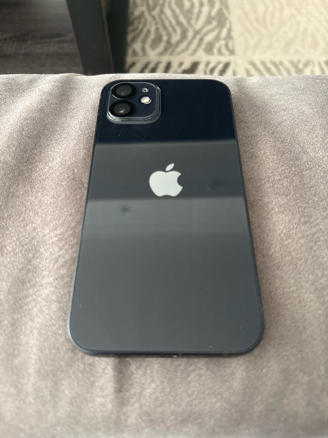 Apple iPhone 12 bundle (Black, 64GB) UNLOCKED