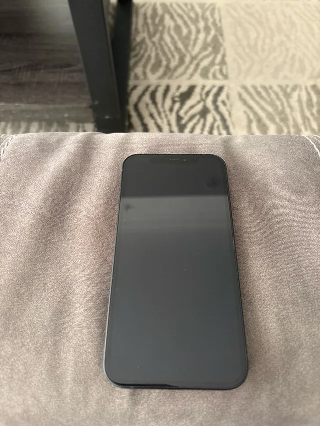 Apple iPhone 12 bundle (Black, 64GB) UNLOCKED image indicator(2)