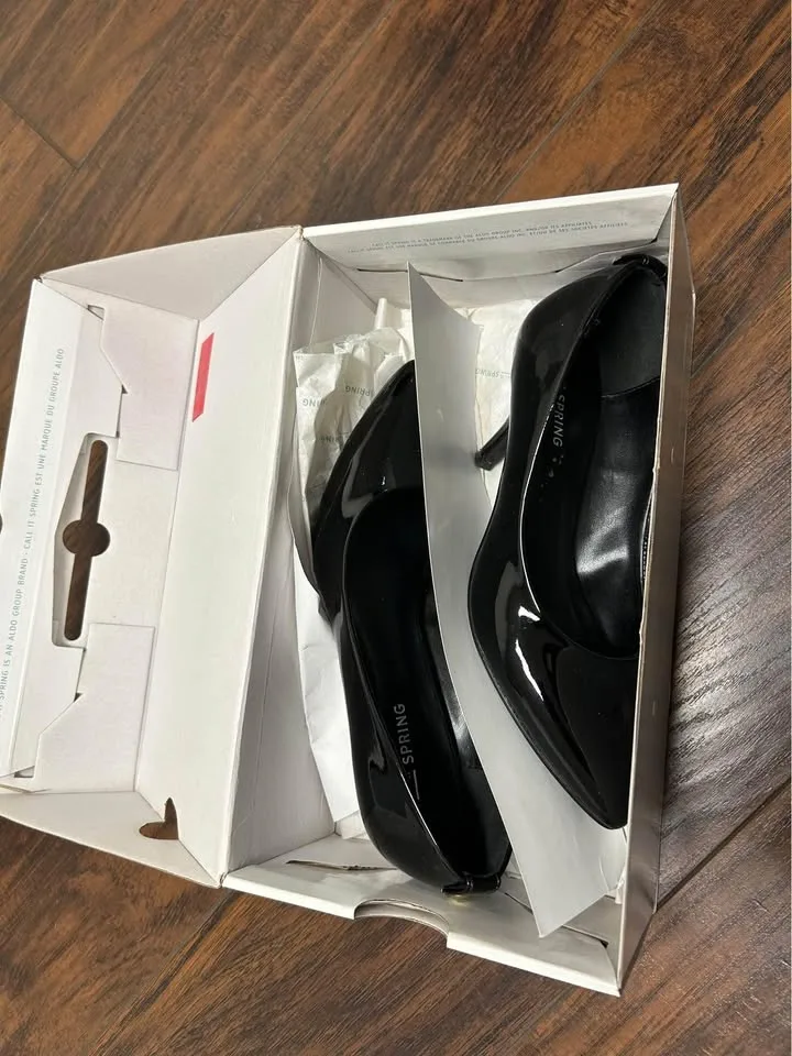 Call it Spring - Black Pump image indicator(3)