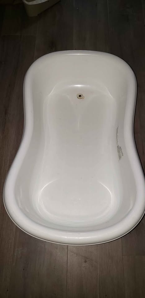 Baby bathtub