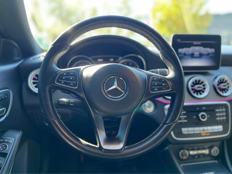 2018 Mercedes-Benz CLA250 4MATIC image indicator(10)