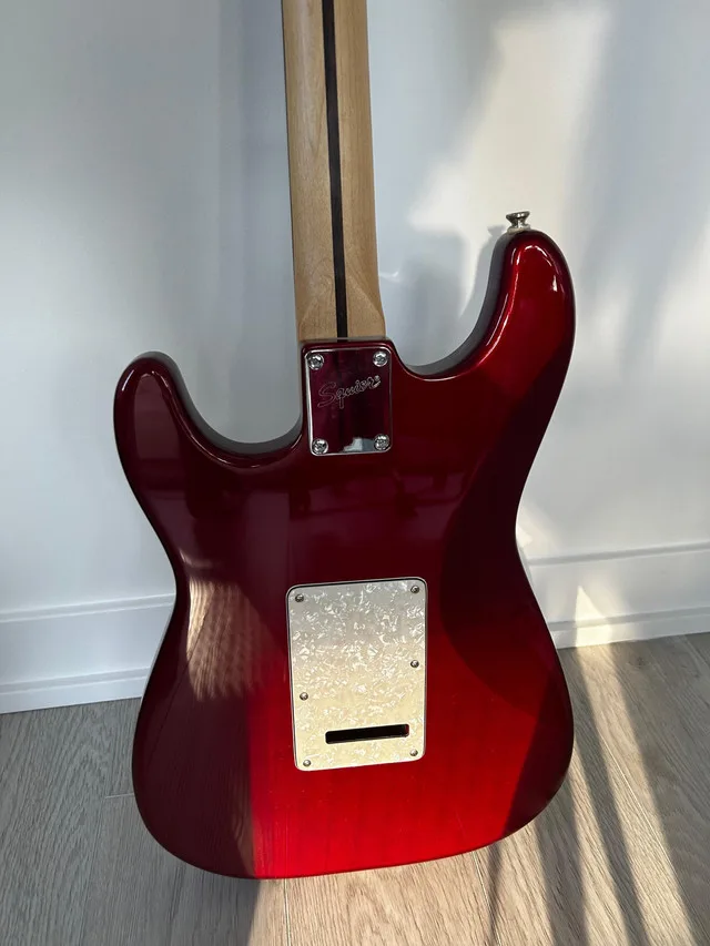 Fender Squire - Candy Apple Red image indicator(4)