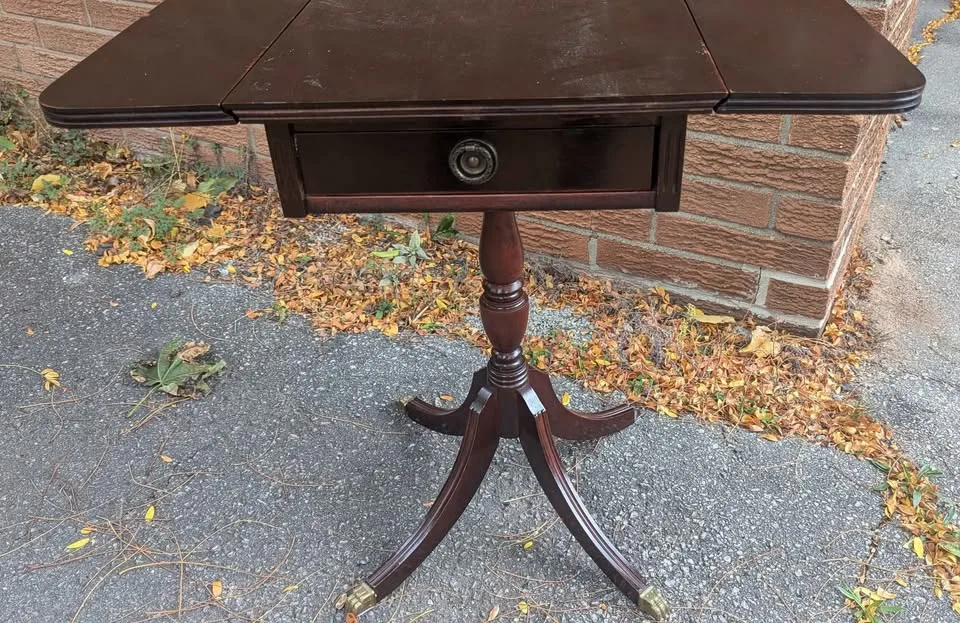 Mid-Century Duncan Phyfe Revival Drop-Leaf Table image indicator(10)