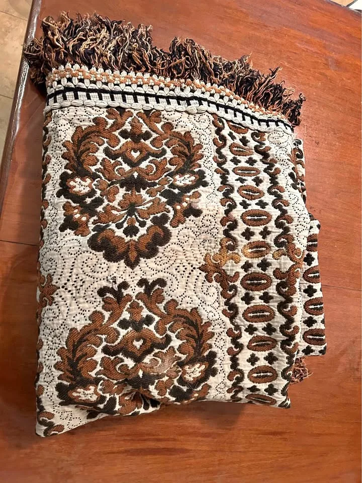Vintage Jacquard Chenille Bedspread thumbnail