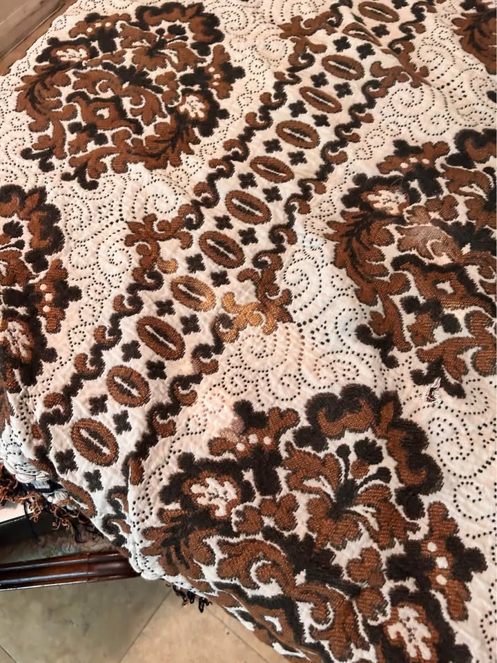 Vintage Jacquard Chenille Bedspread - photo 4