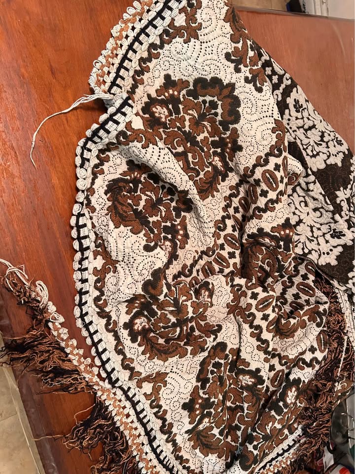 Vintage Jacquard Chenille Bedspread - photo 5