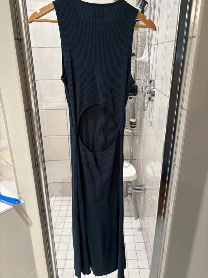 Frank and Oak mid dress - size m (fits large) image indicator(3)