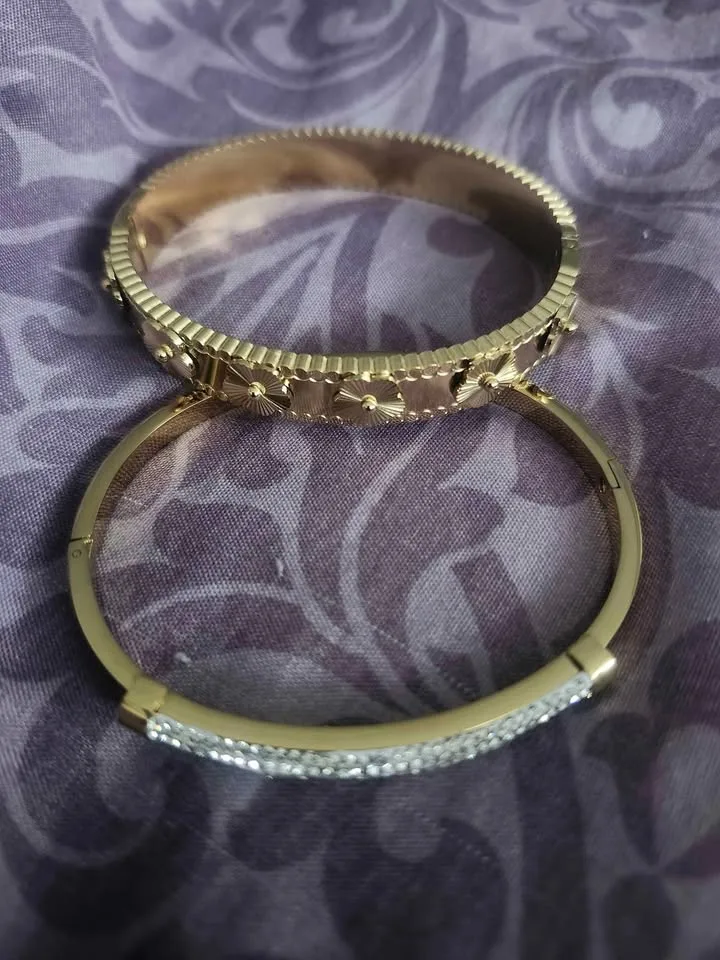 ✨ Elegant Bracelet Set – $15 ✨ image indicator(2)