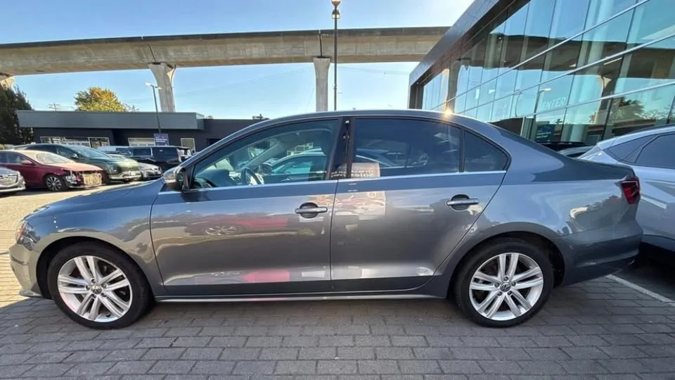 2016 Volkswagen Jetta Sedan Highline image indicator(2)