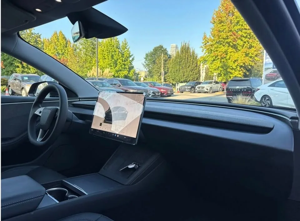 2023 Tesla Model 3 RWD image indicator(2)
