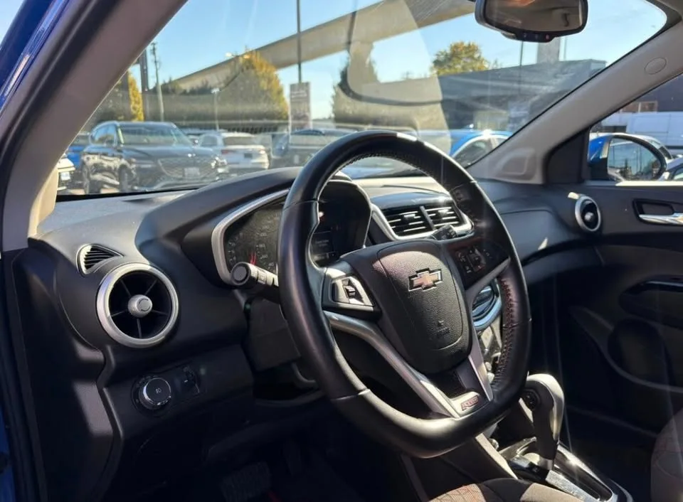 2017 Chevrolet Sonic LT image indicator(2)