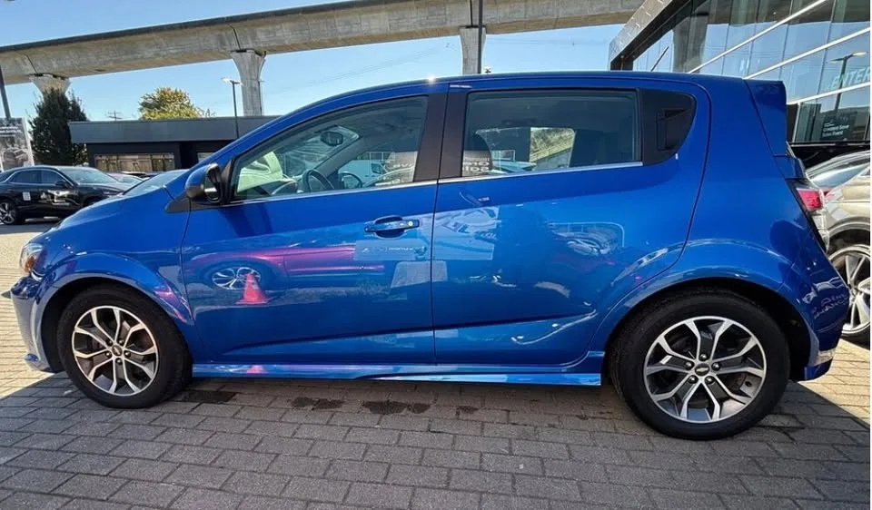 2017 Chevrolet Sonic LT image indicator(3)