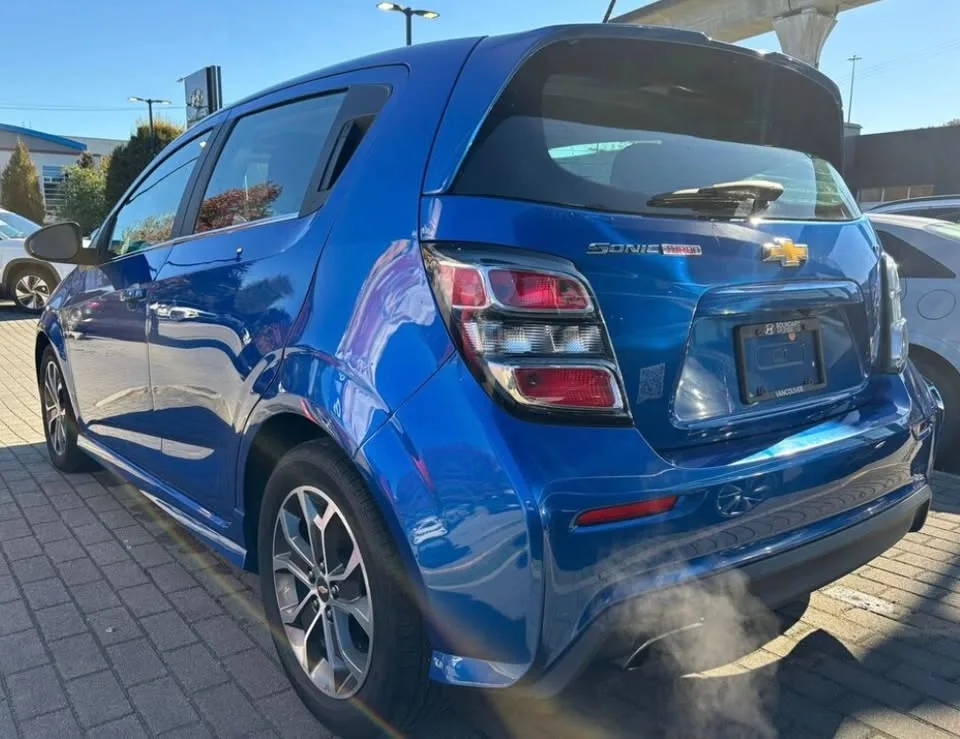 2017 Chevrolet Sonic LT image indicator(5)