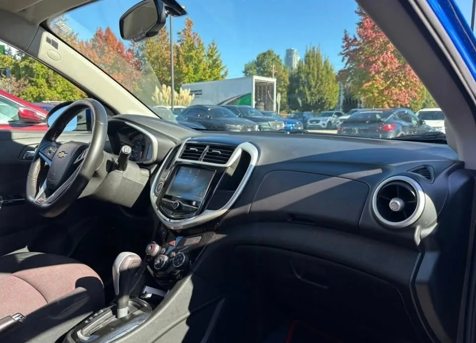 2017 Chevrolet Sonic LT image indicator(8)