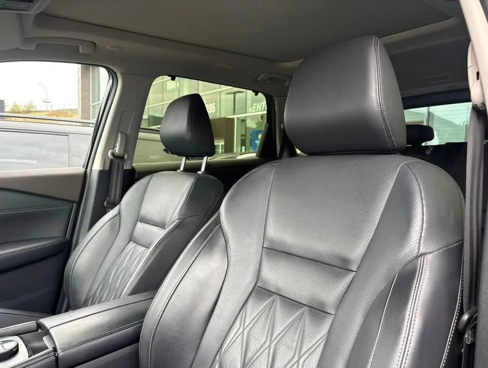 2015 Hyundai Genesis Coupe Premium image indicator(4)