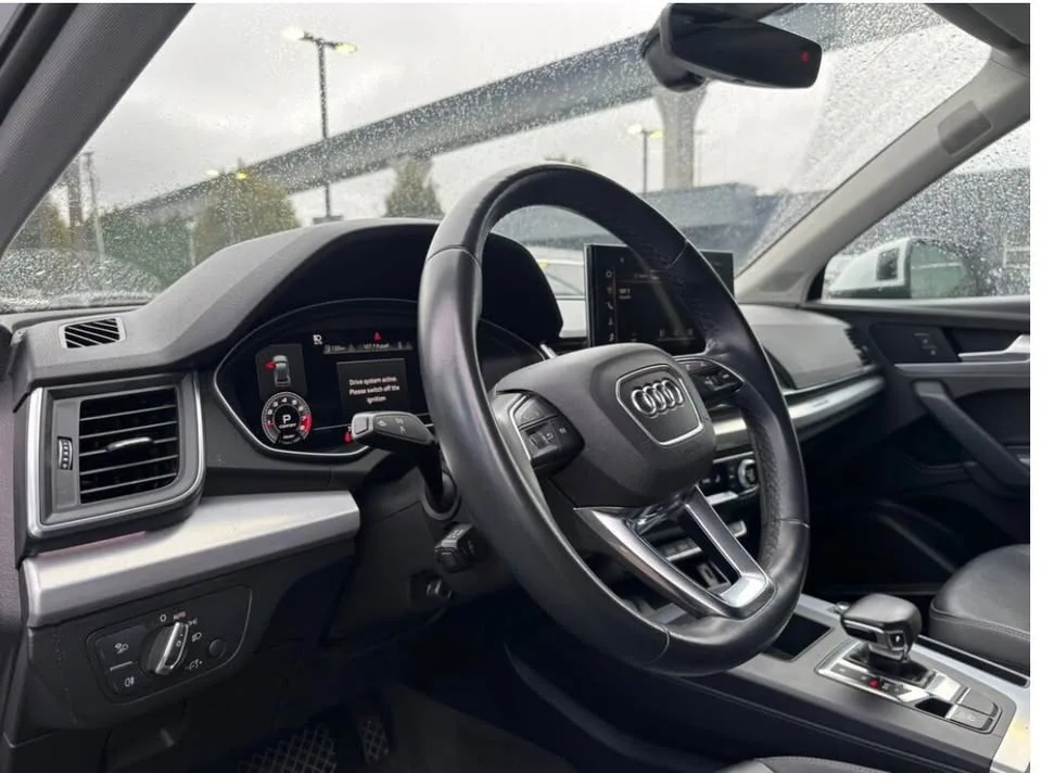 2021 Audi Q5 Technik Quattro image indicator(4)