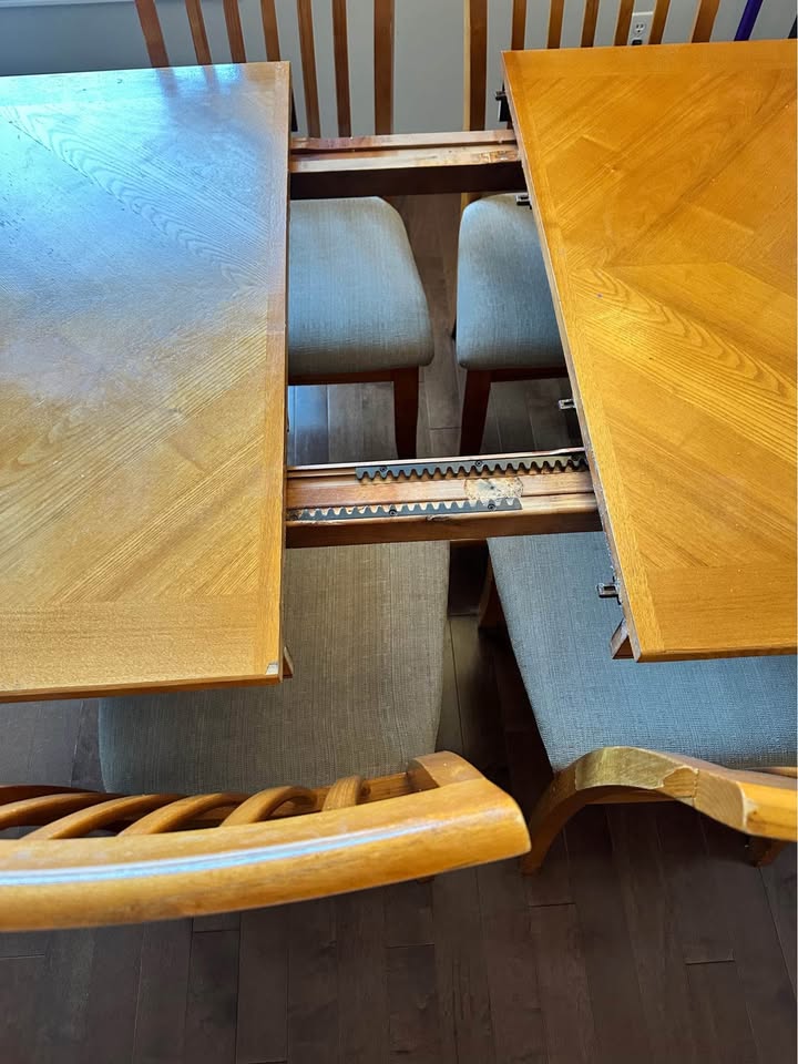 7 Piece Dinning Table and Chairs - photo 3