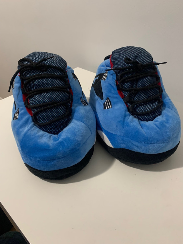 Jordan 4 UNC Slipper