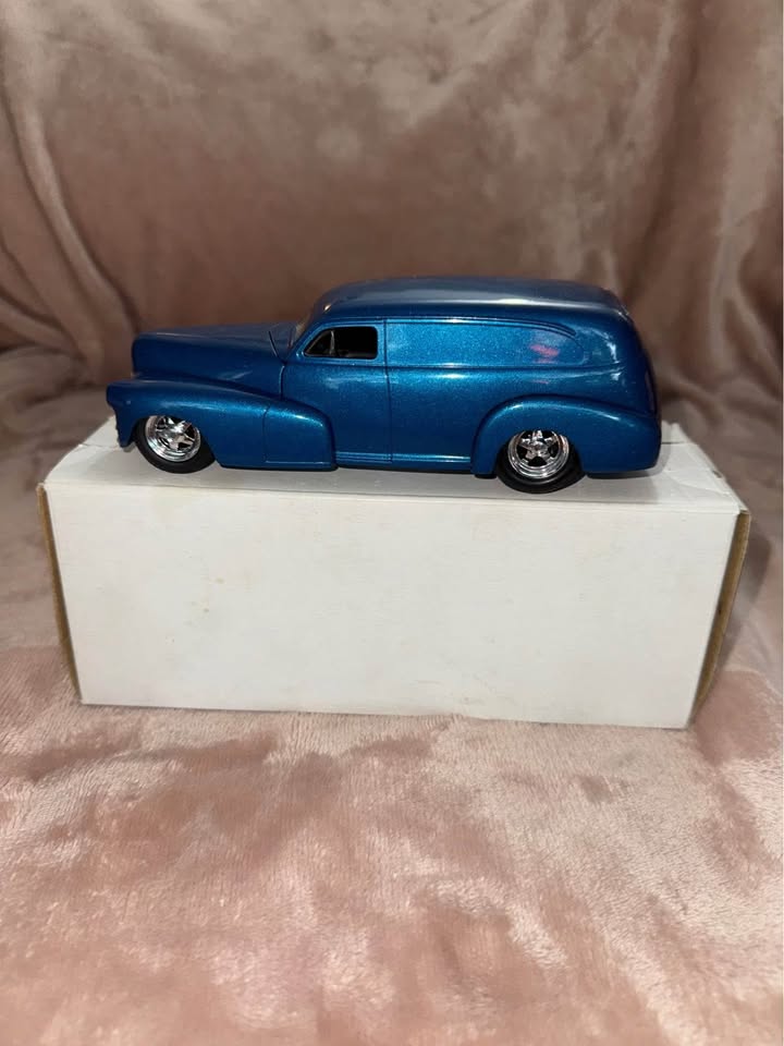 Large Diecast Cars - photo 2