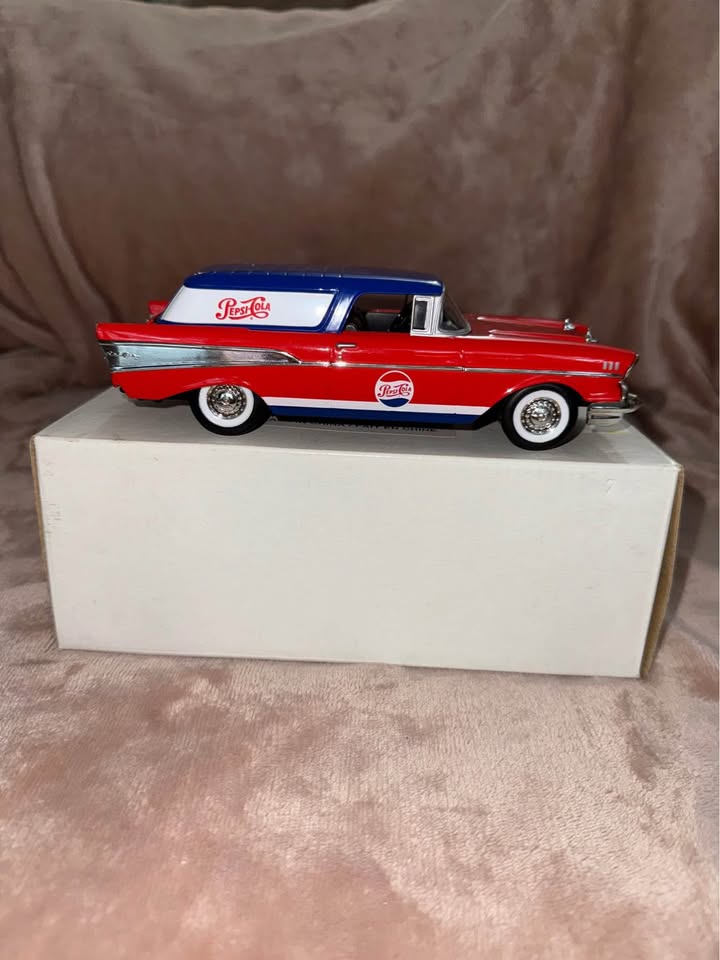 Large Diecast Cars - photo 5