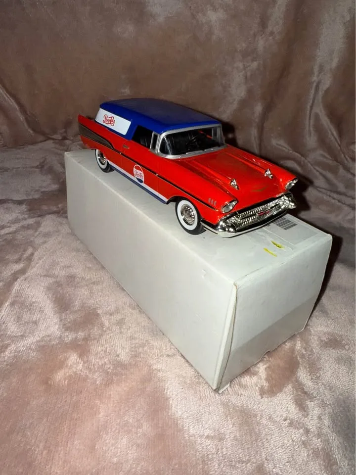 Large Diecast Cars image indicator(6)