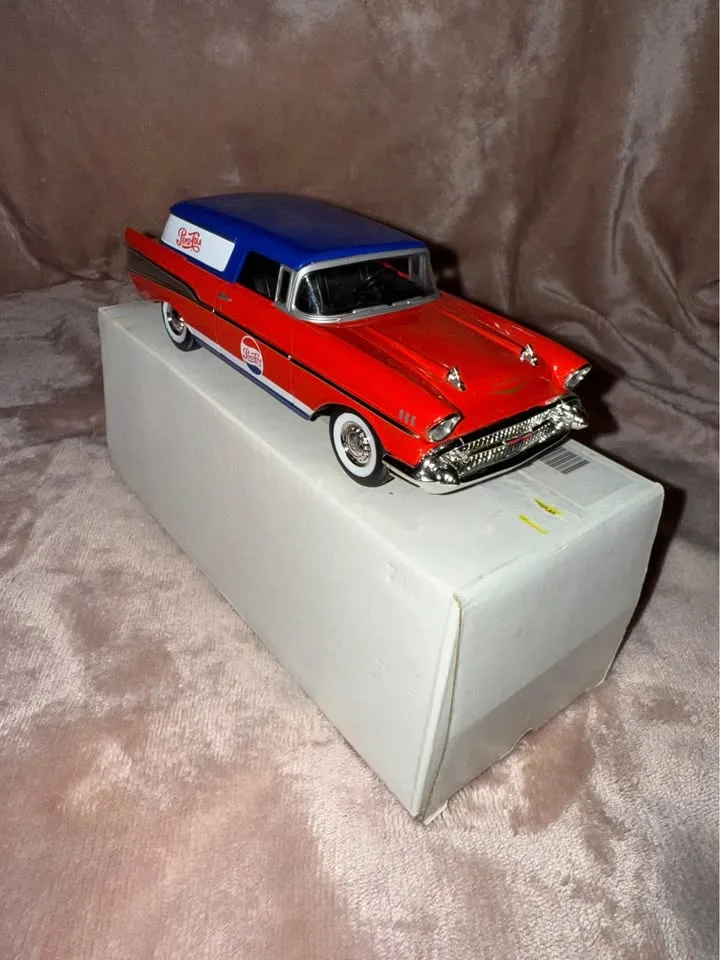 Large Diecast Cars image indicator(7)
