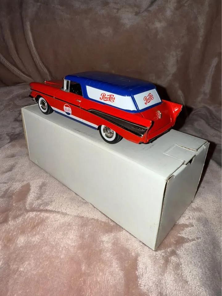 Large Diecast Cars image indicator(9)