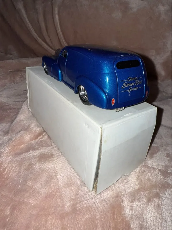 Large Diecast Cars image indicator(10)