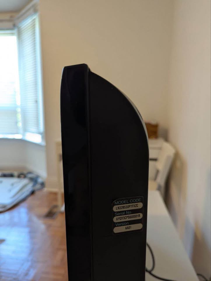 Samsung 32" HDTV + Xiaomi Mi Box (Android TV 4K Streamer) - photo 3