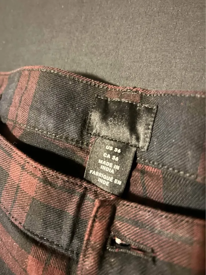 H&M Checkered Slim Fit Chino Pants - Size US 36 image indicator(4)