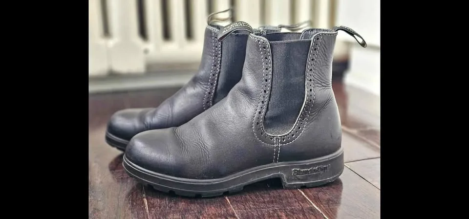 Women's 7 Blundstone 1448 Black Leather Chelsea Boots