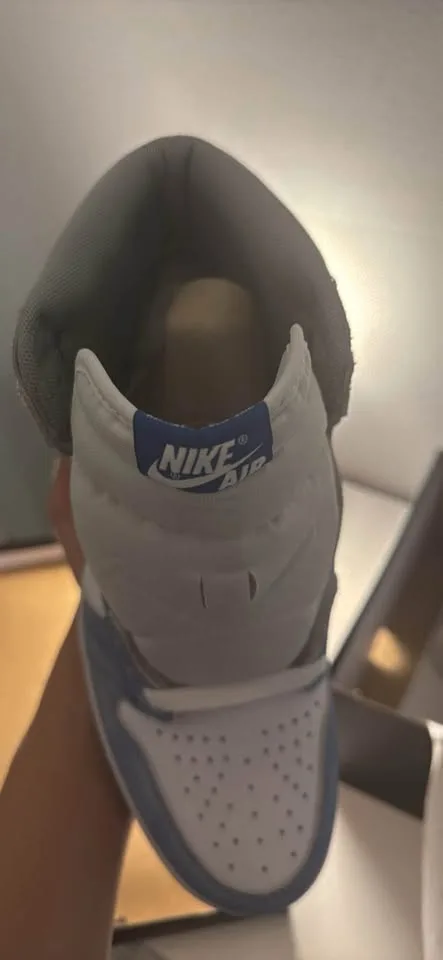Jordan 1 Hyper Royal smoke grey image indicator(4)