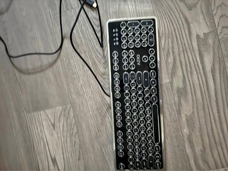 Typewriter style, mechanical keyboard