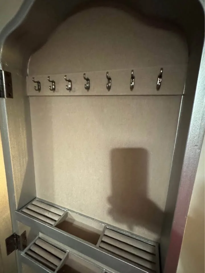 Hayworth Floor mirror, jewellery storage image indicator(5)