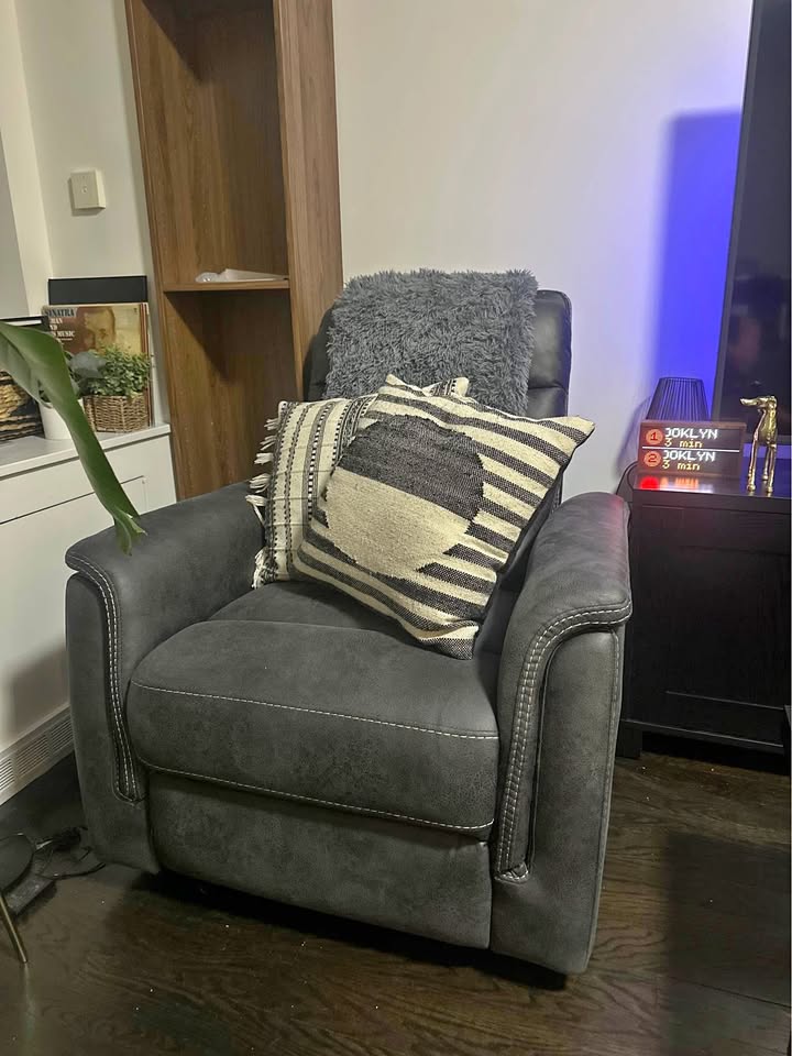 Couch & Recliner Set