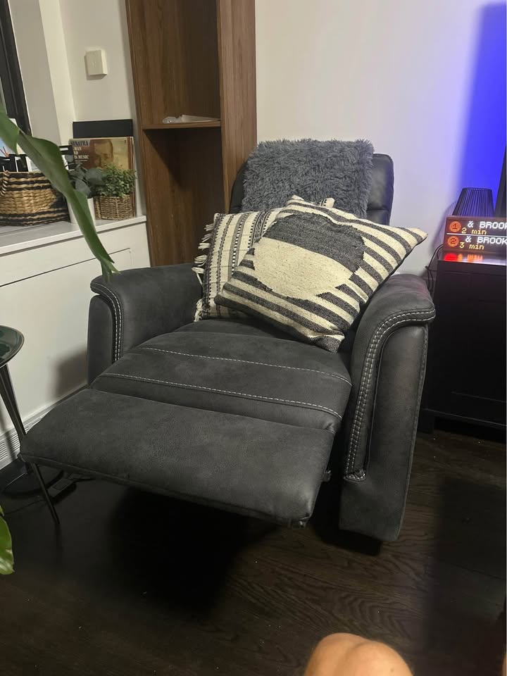Couch & Recliner Set - photo 2