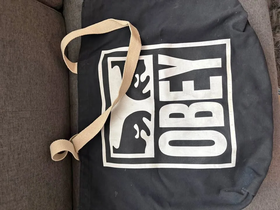 OBEY TOTE thumbnail