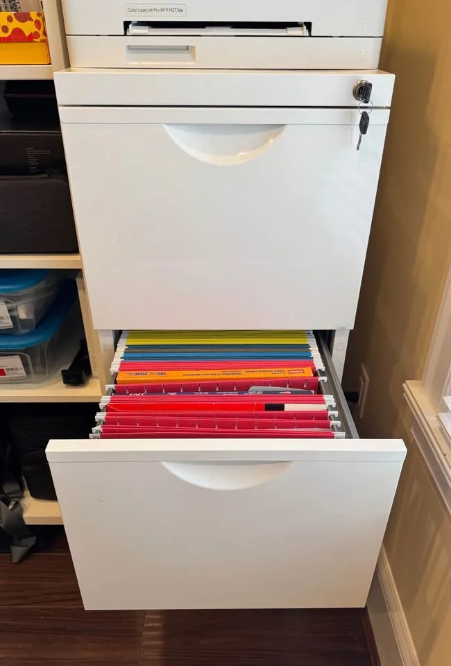 Metal Filing Cabinet 3-drawer with key image indicator(2)