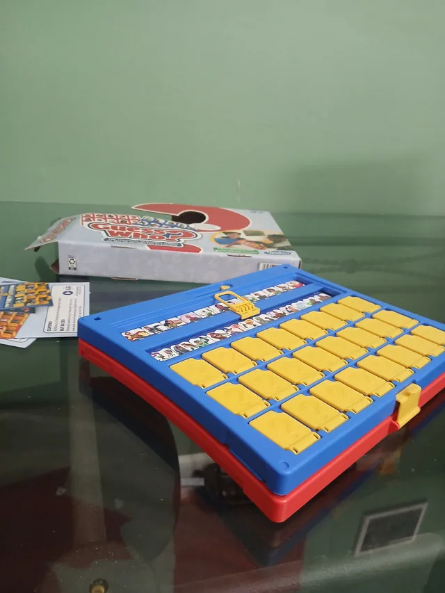 Guess Who Board Game image indicator(3)