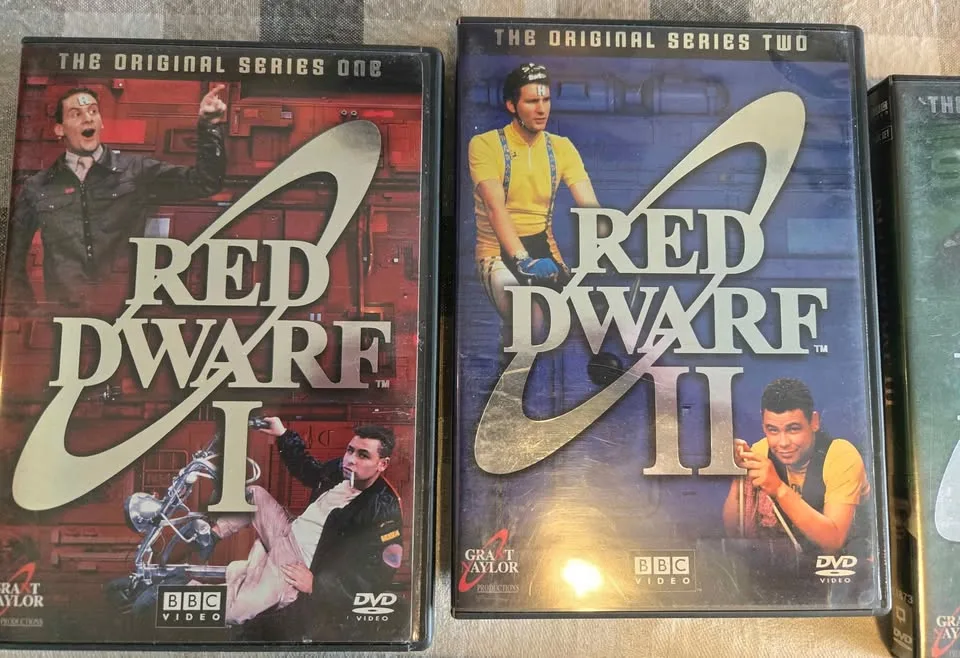 Red Dwarf Seasons 1-8 DVDs + Back to Earth image indicator(2)