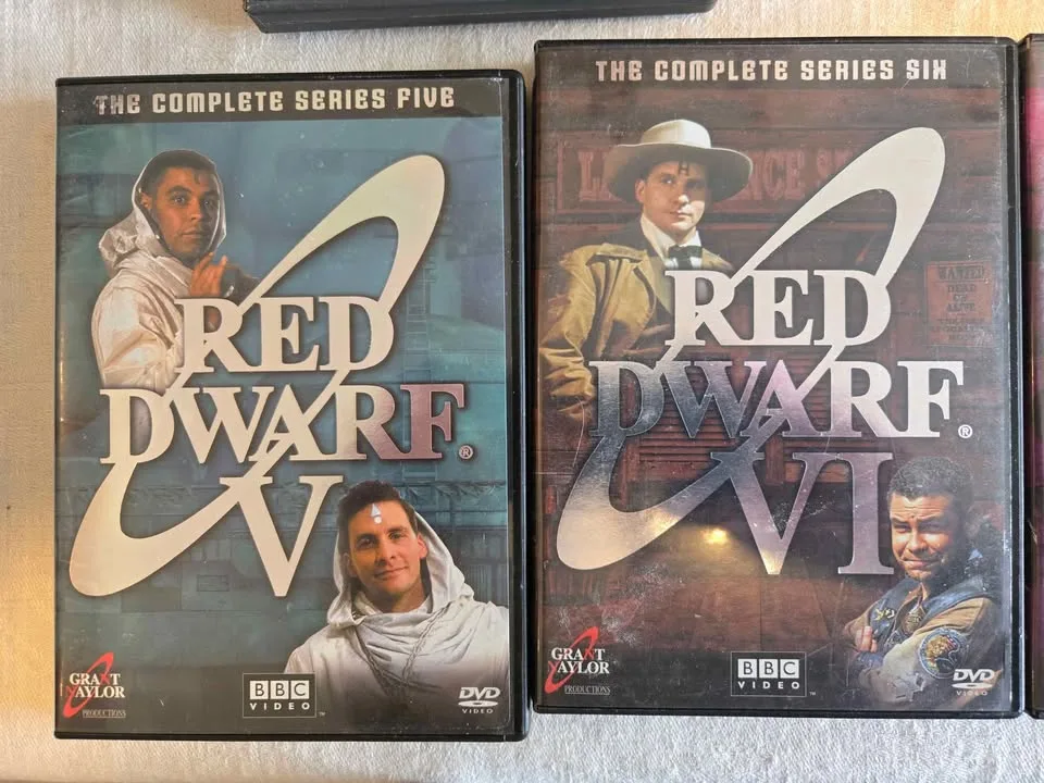 Red Dwarf Seasons 1-8 DVDs + Back to Earth image indicator(4)