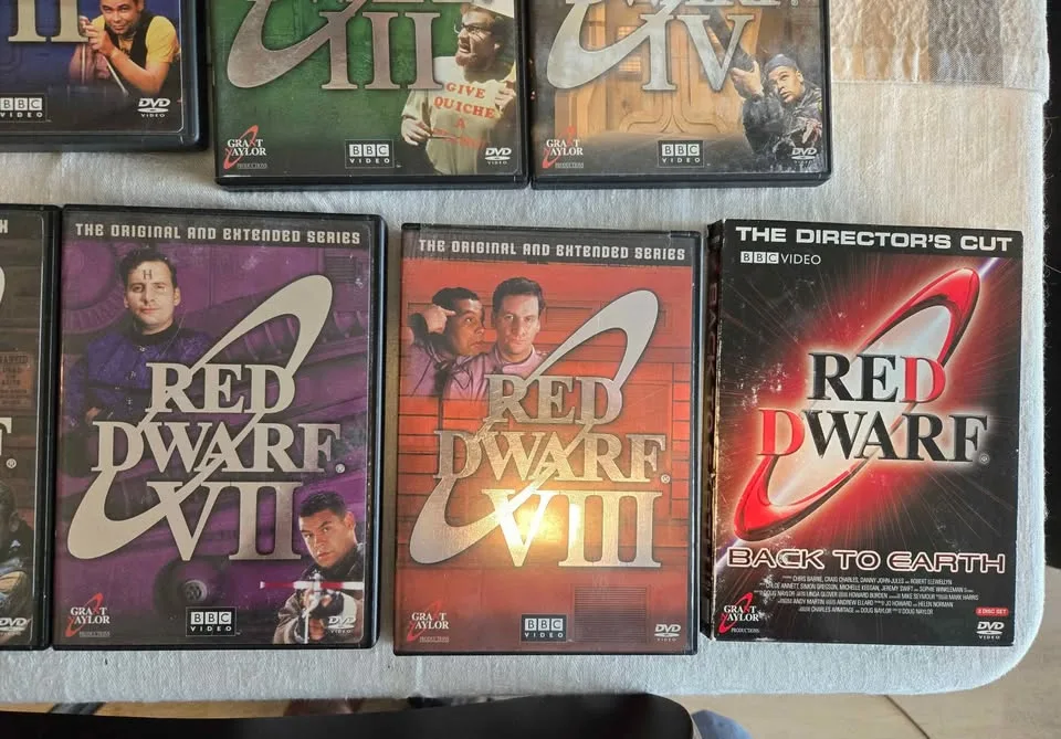 Red Dwarf Seasons 1-8 DVDs + Back to Earth image indicator(5)