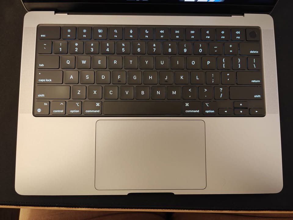 14" Macbook Pro (M1 Pro) 2021 - photo 3