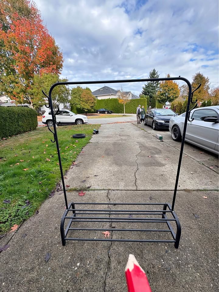 Shoe and coat rack $10 p/u 186 and 59 ave
