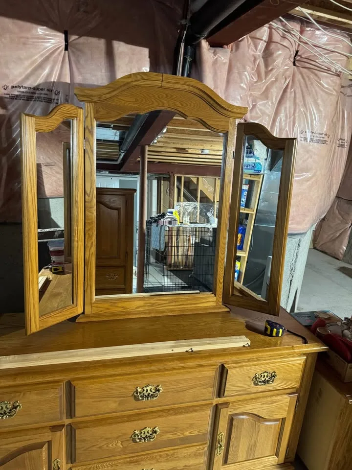 Solid Wood Bedroom Set image indicator(5)