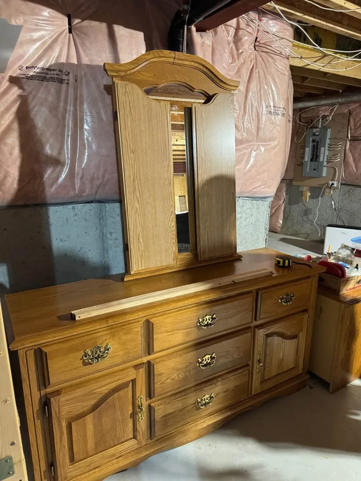 Solid Wood Bedroom Set image indicator(6)